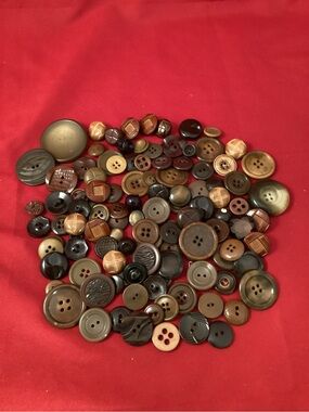 174 grams of assorted Brown and Tan Sewing Buttons